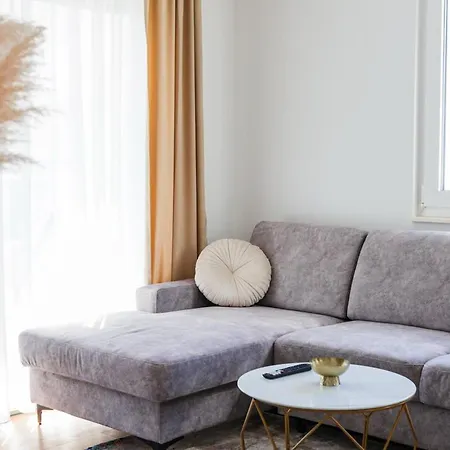 Apartment Con *