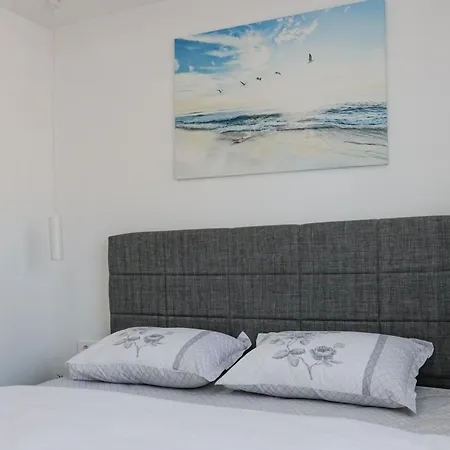 Apartmán Con *