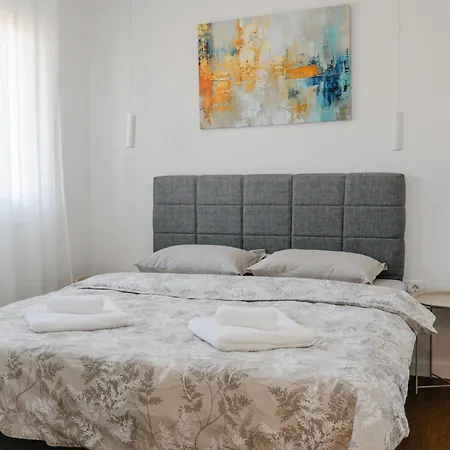 Apartmán Con *